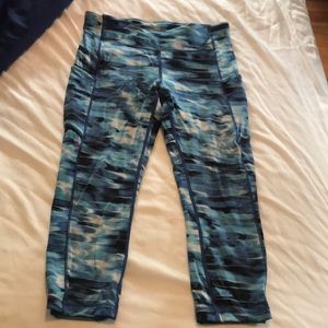 Lululemon Capri blue leggings